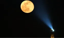 Pembe Dolunay bu gece gökyüzünü aydınlatacak! Peki gerçekten pembe mi?