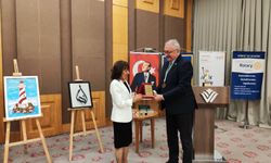 Rotary'den sanatçıya büyük onur: İzmir'de çivi ve telin ustası Necla Karakaya ödüllendirildi