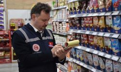 Ticaret Bakanlığı'ndan İzmir çıkartması: Fahiş fiyat ve etiket oyunlarına geçit yok