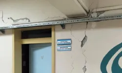 Tokat'ta  5.5 büyüklüğündeki deprem okul duvarlarını çatlatttı!