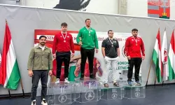 Minderin genç aslanları Macaristan’da zirvede