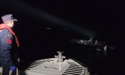 İzmir Seferihisar açıklarında operasyon: 33 düzensiz göçmen yakalandı