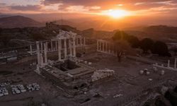 2200 yıllık ihtişamın izleri İzmir'de: Zeus Sunağı’nın bilinmeyen hikayesi