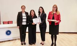 İzmir’de 23 Nisan paneli: Akademisyenler “çocuğun sesi olmak” için buluştu