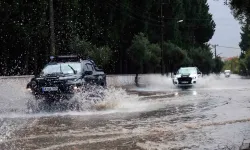 42 il için sarı kodlu uyarı! Sağanak ve karla karışık yağmur... Sel ve su baskınlarına dikkat!
