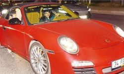 Feyza Civelek'in arabasının markası ne, fiyatı ne kadar? Kızılcık Şerbeti'nin Nilay'ı hangi arabayı kullanıyor?