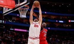 Ay yıldızlı millilerin pota altındaki devlerinin kapışmasında gülen taraf Alperen Şengün'lü Houston oldu