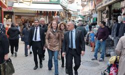 Kemeraltı esnafına çifte müjde! Başkan mutlu talepleri not aldı