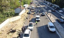 SON DAKİKA İzmir Bornova’da freni patlayan tır karşı şeride geçti: Ölü ve yaralılar var