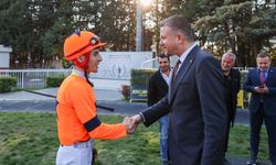 Buca’da yarışın galibi belli oldu! Önderbeyim pistin tozunu attırdı