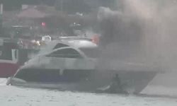 İzmir Çeşme’de motoryat yangını: Sahilde korku dolu anlar