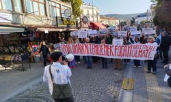 Foça-Karaburun açıklarına dökülen tonlarca çamur için imzalar bakanlığa iletildi!