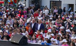 Gaziemir’de şenlik ateşi 23 Nisan için yandı!