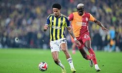SON DAKİKA Derbinin ilk yarısında Cimbom üstün!