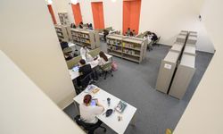 İzmir'de gençlerin yeni rotası Hasan Ali Yücel Kütüphanesi!