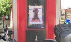 İşçilerden İzmir'in dört bir yanında 1 Mayıs çağırı afişi çalışması!