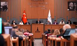 İzmir Büyükşehir Meclisi'nde kadro revizyonu bugün!  Kim ile devam, hangi görevde değişim?