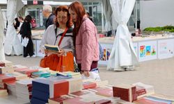 İzmir Kitap Fuarı’nda dopdolu program! Yazarlar geliyor