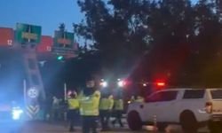 İzmir Menderes'te acı kaza! Yanan araç içerisinde mahsur kalan kadın kurtarılamadı