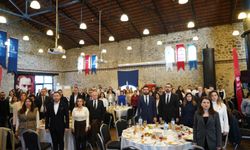 İzmir’de Avukatlar günü buluşması: "Savunma hakkı ve adalet mücadelesi" vurgusu