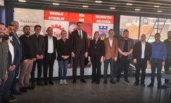 İzmir'de emek ve siyaset buluştu! Güç'ten DİSK'e ziyaret!