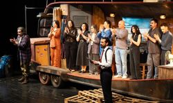 İzmir'de Şehir Tiyatroları'ndan yeni oyun!