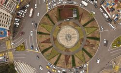 İzmir’in tarihi meydanında görsel şölen: 9 Eylül Meydanı’na yıldız dokunuşu!