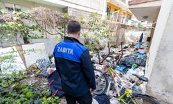 Karşıyaka’da çöp ev alarmı: 3 ton atık böyle temizlendi!
