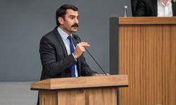 AK Partili Kişili'den Tugay'a:  "Beğenmediğiniz Soyer bile... 2 yılda gideni arattın!"