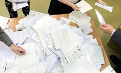 Macaristan seçimlerinde dengeler değişti: Peter Magyar önde, Orban yenilgiyi kabul etti