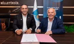 Narlıdere'ye 3. Yaş Üniversitesi müjdesi! İmza töreni gerçekleşti