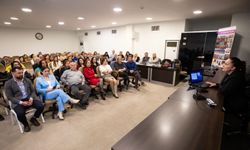 Narlıdere'de "Altın Çağ" dönemi! Yeni 3. yaş üniversitesi için ilk imzalar atıldı