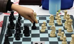 Bayraklı Belediyesi'nden çocuklara özel satranç turnuvası!