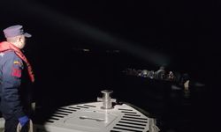 Lastik botta tehlikeli yolculuk! Seferihisar'da 33 göçmen yakalandı