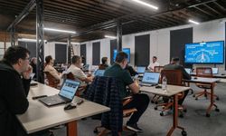 İzmir'de belediyecilikte "yapay zeka" dönüşümü başladı!