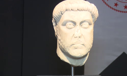 Smyrna Antik Kenti’ne ait heykel başı ABD’den Türkiye’ye iade edildi!