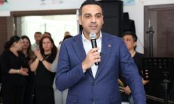 Çiğli’de Anneler Günü coşkusu: Başkan Yıldız’dan "Bir çift mavi göz" vurgusuyla anlamlı mesaj!