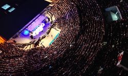 DEÜFest’26 coşkusu başladı: Dokuz Eylül Üniversitesi’nde Kıraç rüzgarı