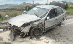 Ödemiş’te iki otomobil çarpıştı: 2’si çocuk 8 kişi yaralandı