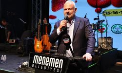 Emiralem Çilek Festivali’ni yağmur durduramadı: Başkan Pehlivan'dan gençlere mesaj!