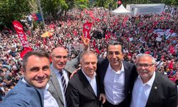 CHP’li Güç Ankara İl Binası önünde saf tuttu: ""Özgür Özel’le yol yürümek bir onurdur"