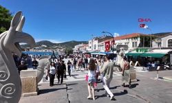 Foça Bayramda tatilci akınına uğradı!