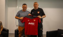Göztepe’den sponsorluk ziyareti: Yönetim ve takım kaptanı Avek Otomotiv’de buluştu