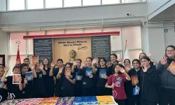 Teknolojiye mola, edebiyata imza: İzmir’in küçük yazarları sahnede!