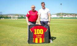 Ivan Mance'den Stoilov'a anlamlı hediye!