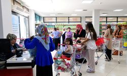 İzmir Bornova'da 3 bin 500 aileye doğrudan yardım eli!