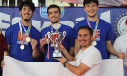 İzmir’e ‘Altın’ dokunuş: Eskrimde Türkiye şampiyonu İEÜ!