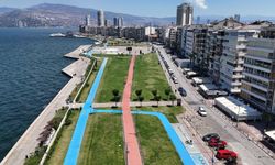 İzmir kordon bayramda boş kaldı: Gündoğdu Meydanı havadan görüntülendi