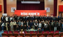 İzmir Milletvekili Kasapoğlu üniversitede gençlerle bir araya geldi!
