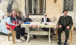 İzmir'de şehit annelerine duygu dolu ziyaret!